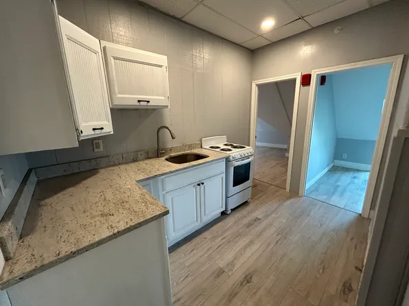14 Northampton St #3-R, Worcester, MA 01605