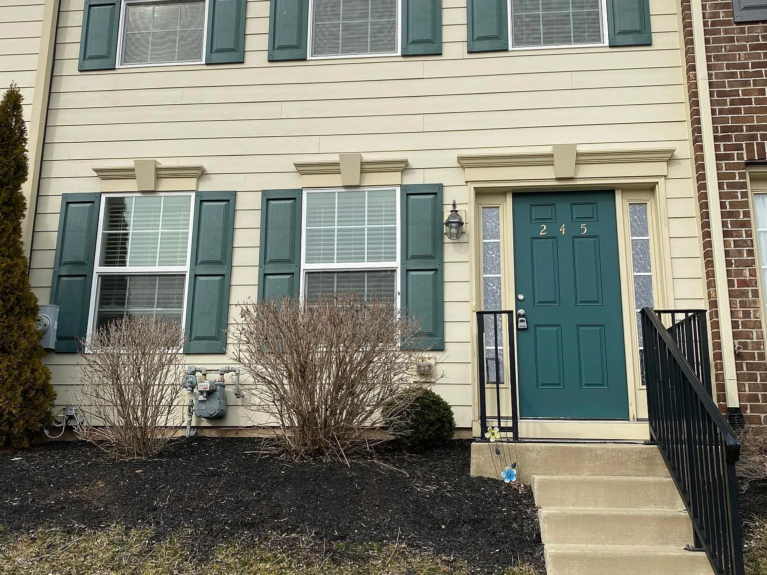 245 Peach St — Photo 1