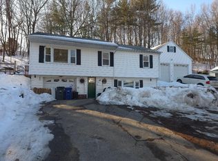 40 Biscayne St, Leominster, MA 01453