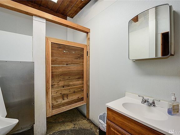 5th image of 7034 15th Ave NW