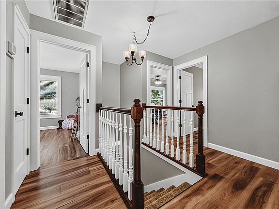 3rd image of 808 Holiman St