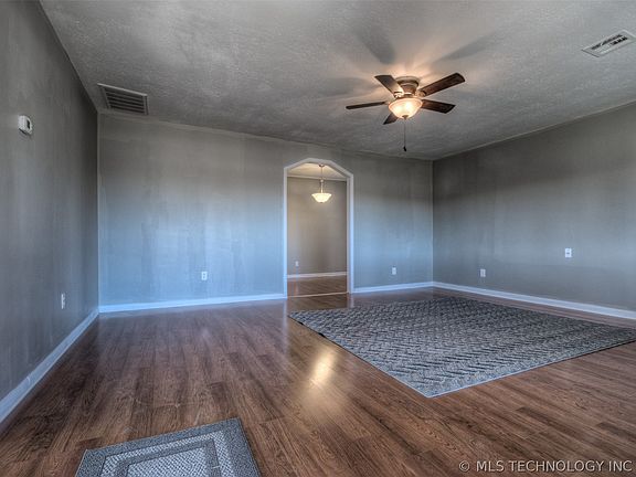 3rd image of 2528 S 65th West Ave