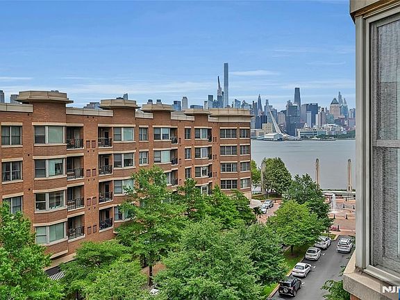 2nd image of 22 Avenue At Port Imperial APT 512