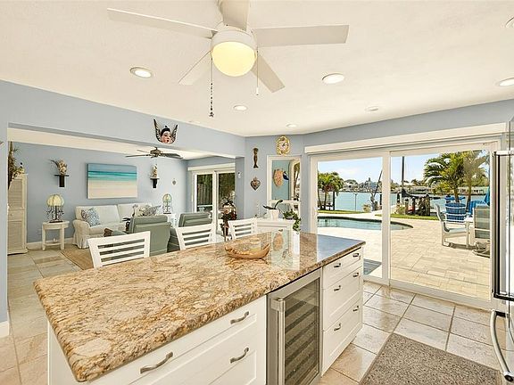 4th image of 441 Harbor Dr S