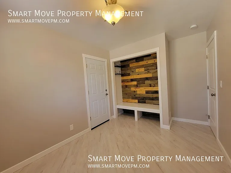 2705 E Mendota Dr — Photo 16