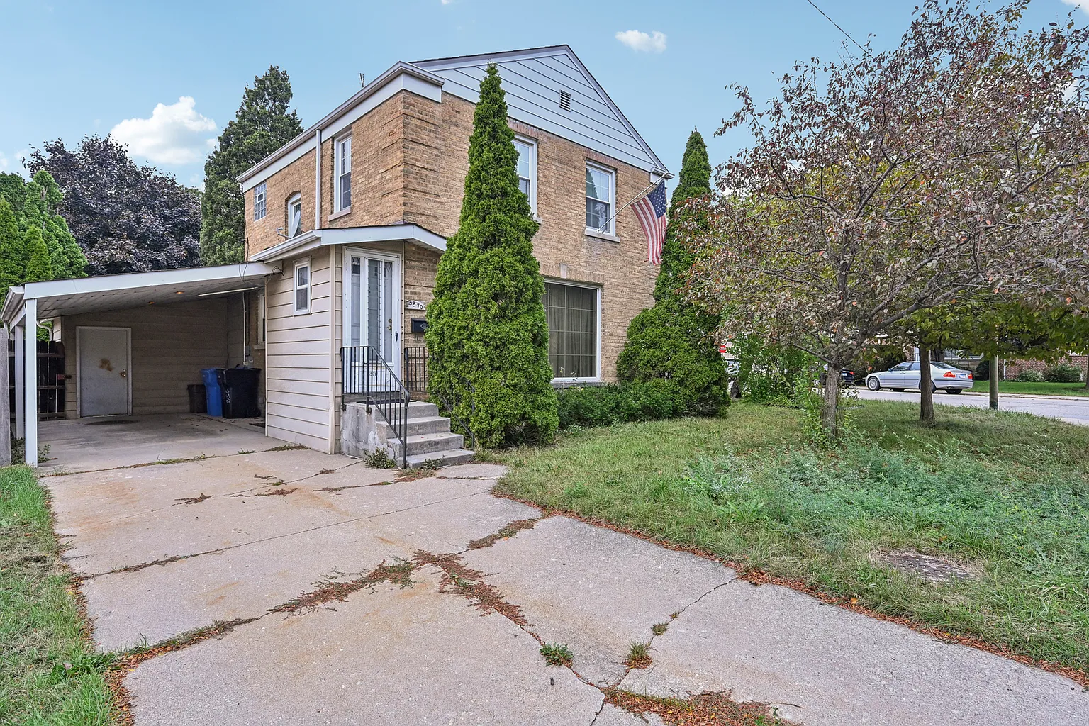 5570 N Olcott Ave photo 1