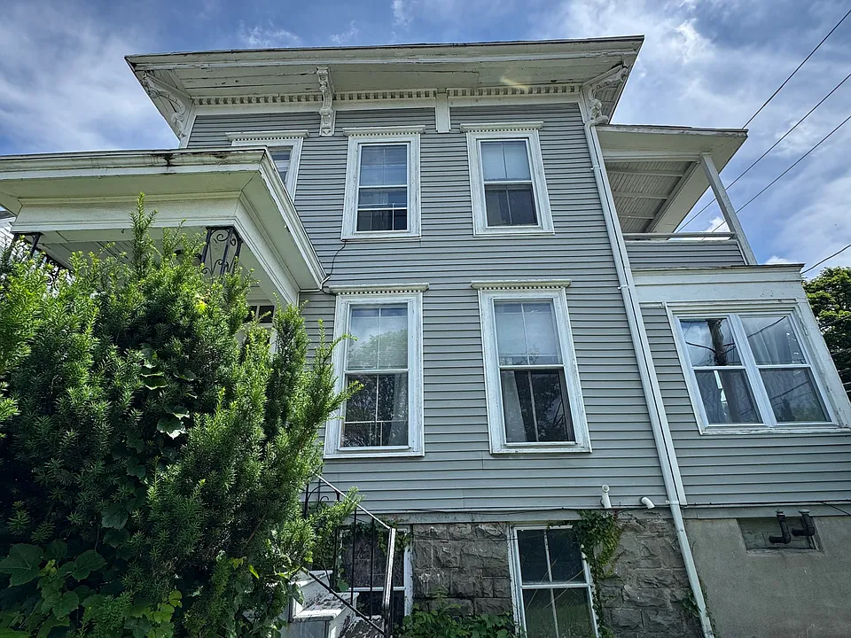 103 College Ave #1