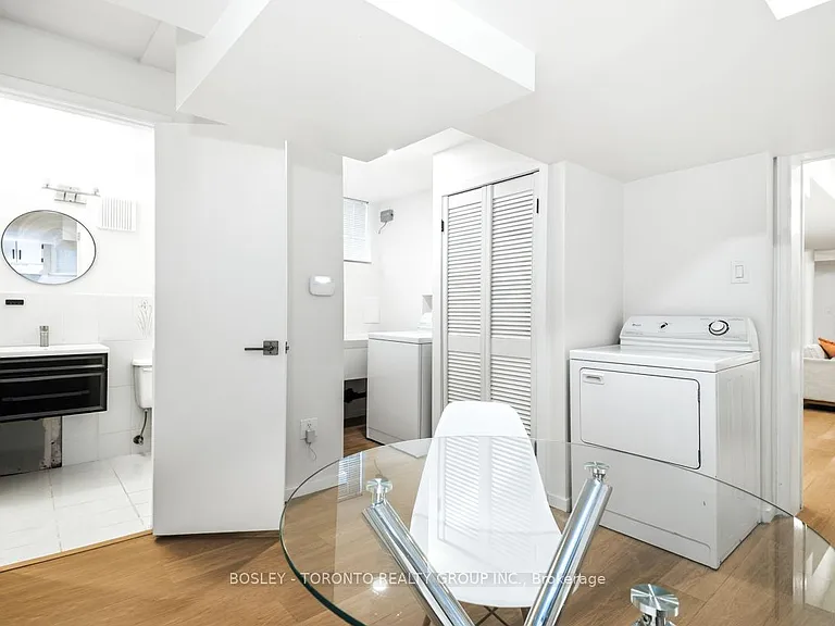 146 Earlscourt Ave #LOWER — Photo 15