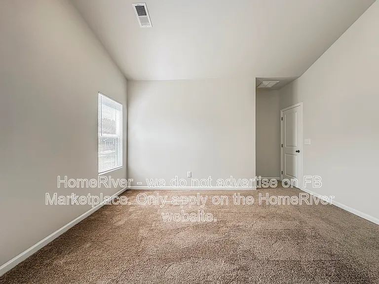 389 Chedworth Dr — Photo 10