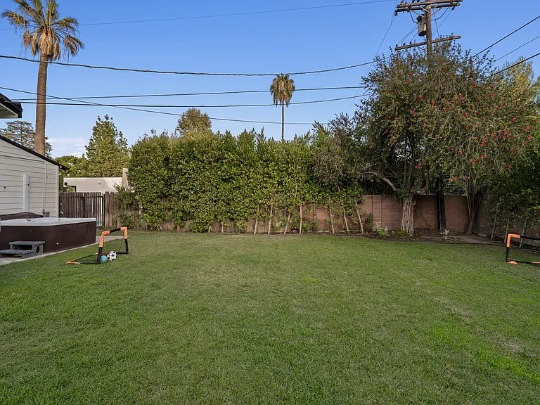 5835 Hillview Park Ave — Photo 62