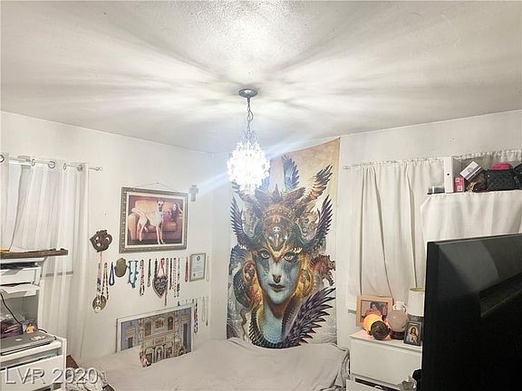 4th image of 621 Frederick Ave
