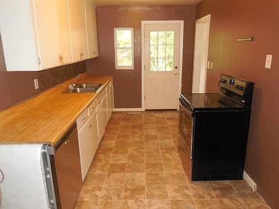 4th image of 2132 Longview Dr