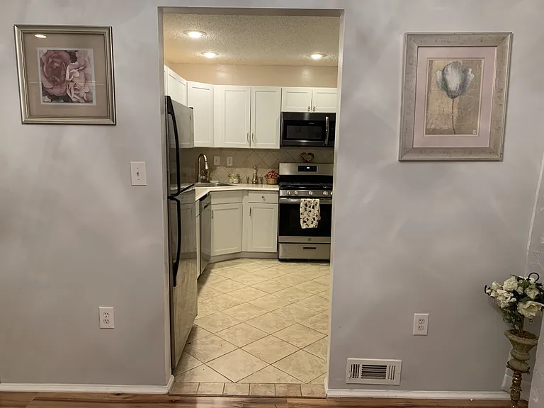 227 Lindsey Ct #1 — Photo 5