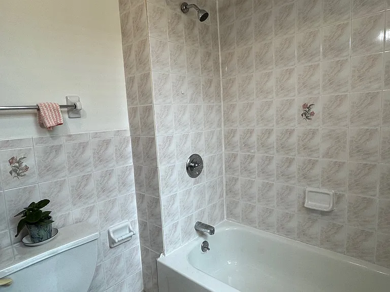 1912 Harman St #1 — Photo 8