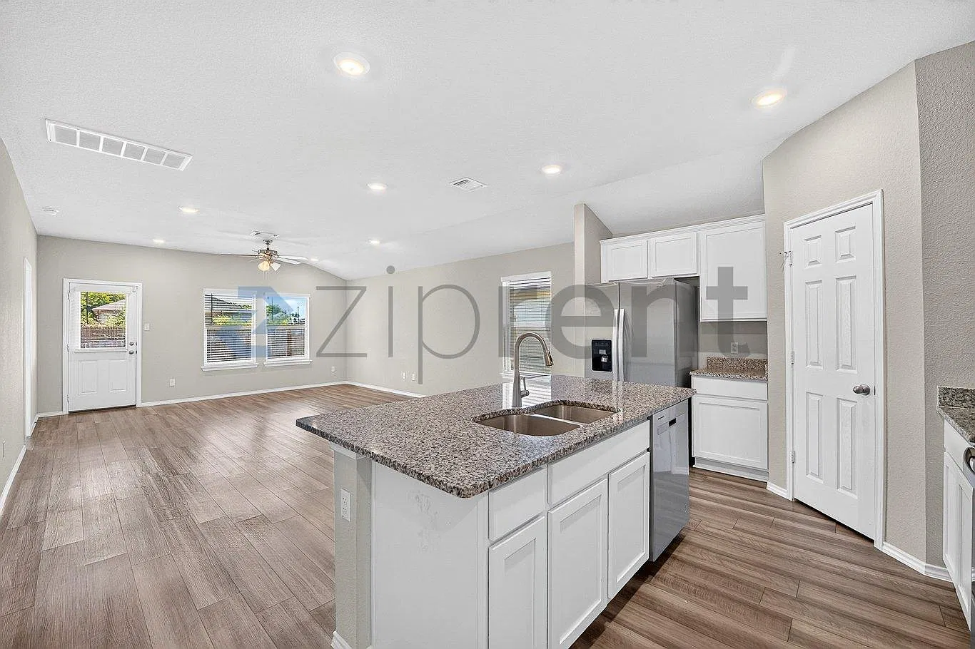 Lake Pointe Terrace Phase Iii — Photo 4