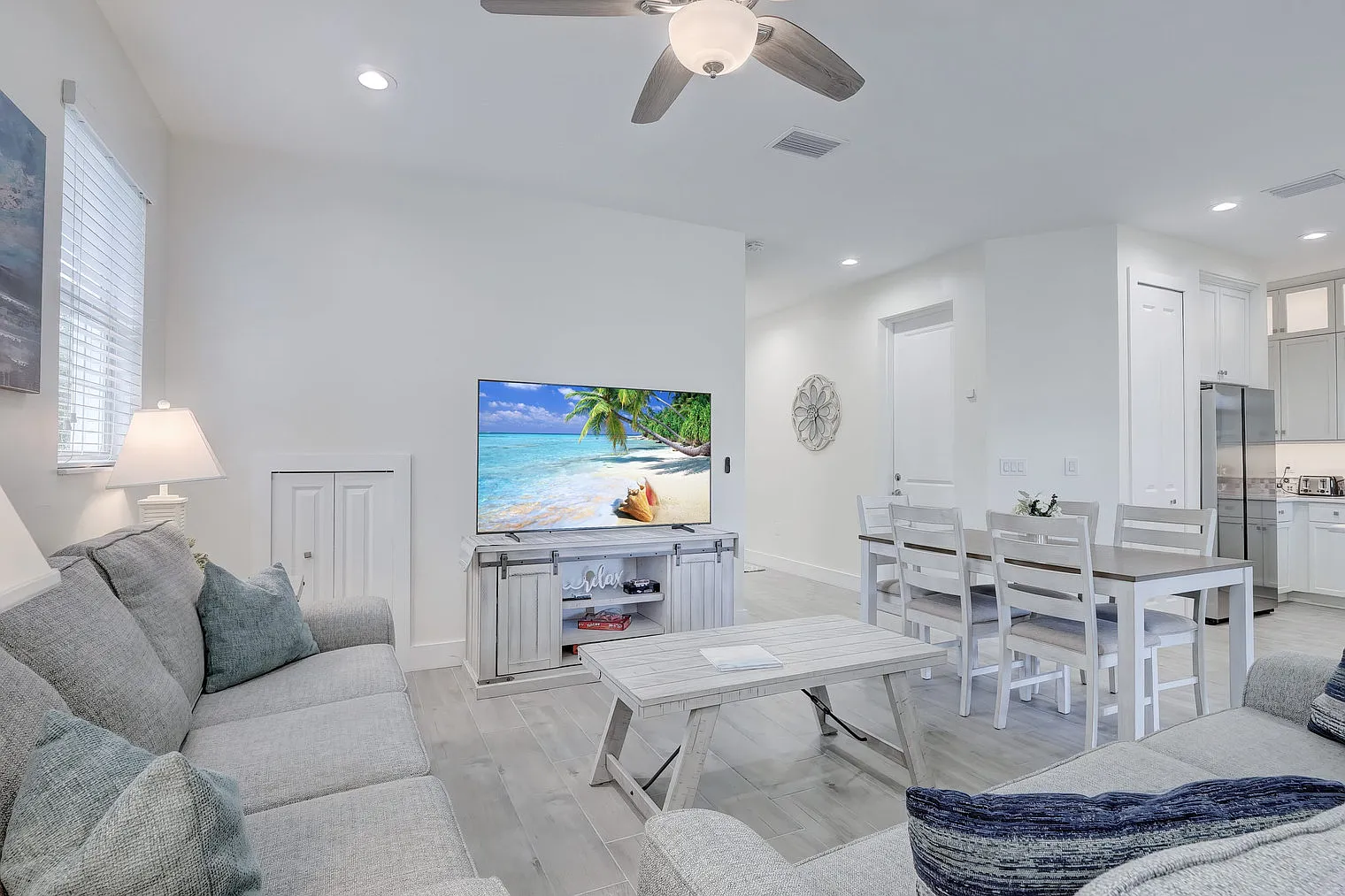 3 bed, 3.0 bath, 1808 sqft, $4,853 — Photo 4