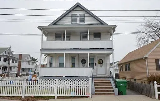 2 Vassar St #1 — Photo 13