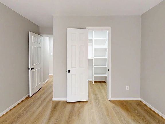 5th image of 3050 Trevor House Dr #A