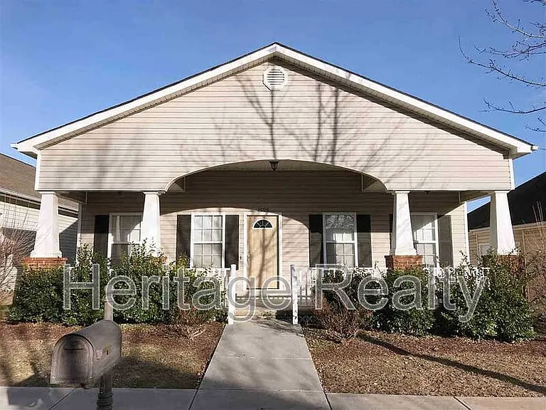 3006 Franklin Ave — Photo 1
