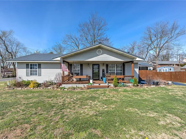 304 Akron St NE, Gravette, AR 72736