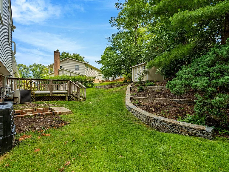 6717 Reynard Dr — Photo 52
