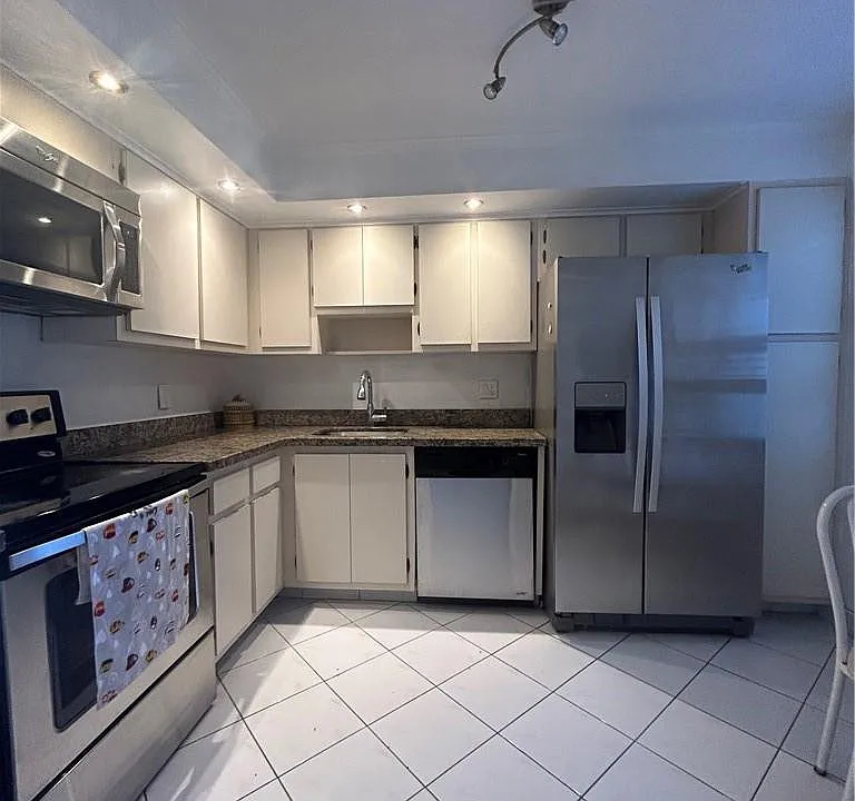 3970 Oaks Clubhouse Dr #310
