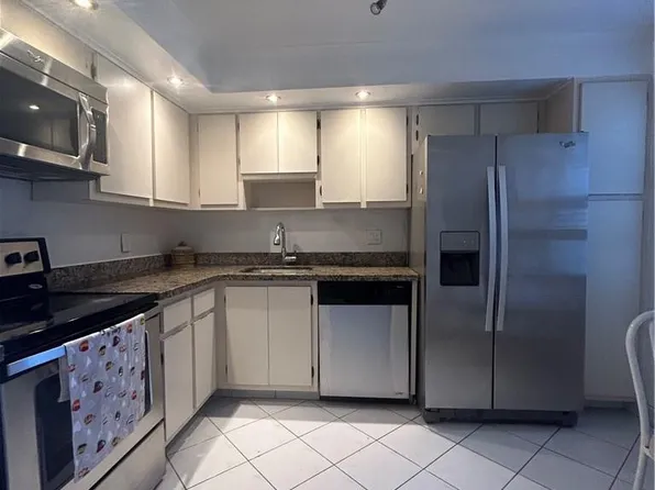 3970 Oaks Clubhouse Dr APT 310, Pompano Beach, FL 33069
