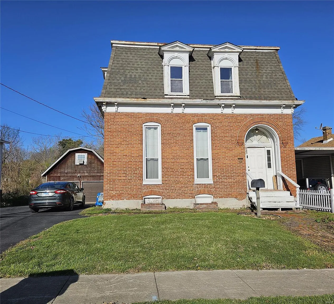 237 N Clinton St photo 1