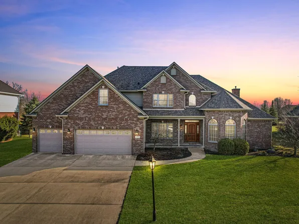 5799 W Boulder Creek Dr, New Palestine, IN 46163