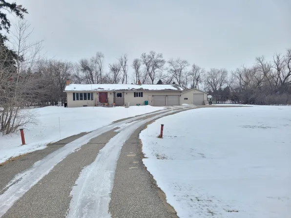 7607 University Dr S, Fargo, ND 58104