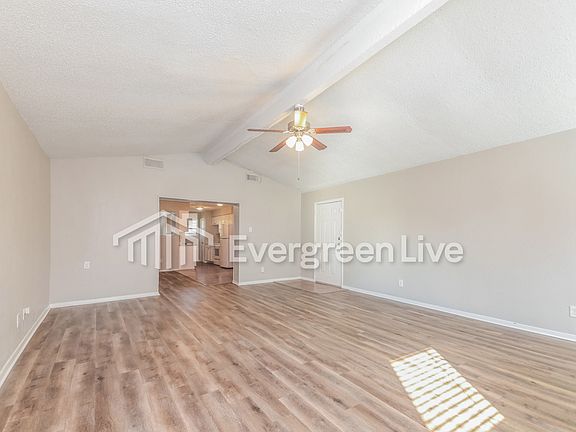 3rd image of 821 Quebec Dr
