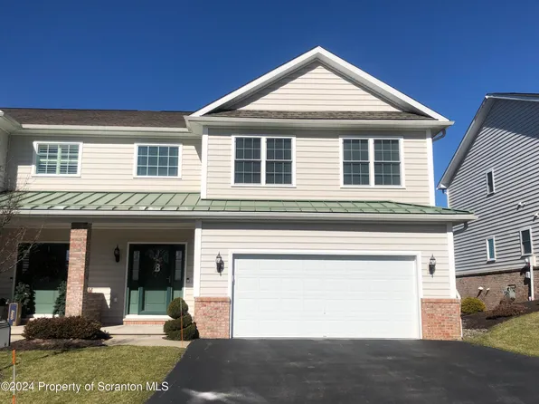 1802 Robinson Close, Moosic, PA 18507