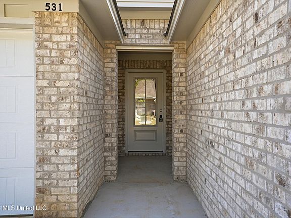 2nd image of 531 Stone Brook Pl