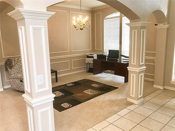 2nd image of 2225 Molly Ln