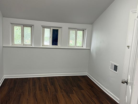 4th image of 360-362 Roseville Ave #3