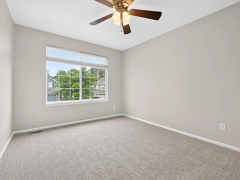11572 Pine Hill St — Photo 35