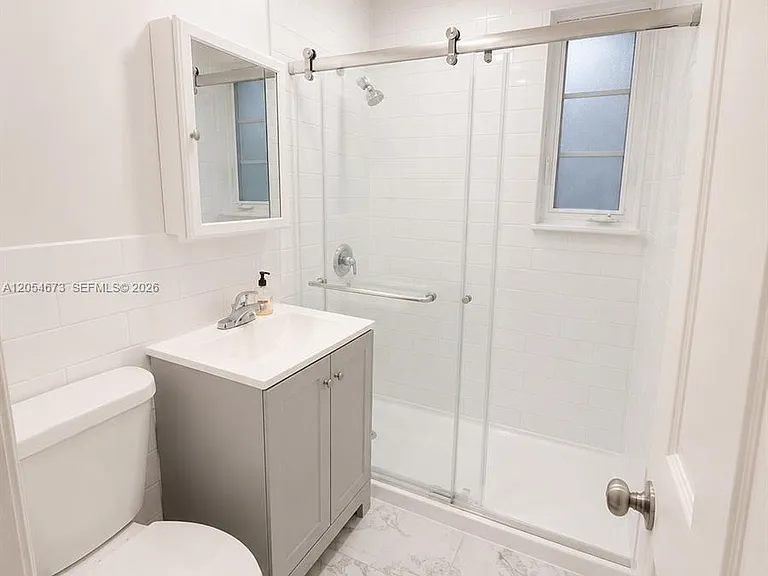 322 25th St #2 — Photo 9