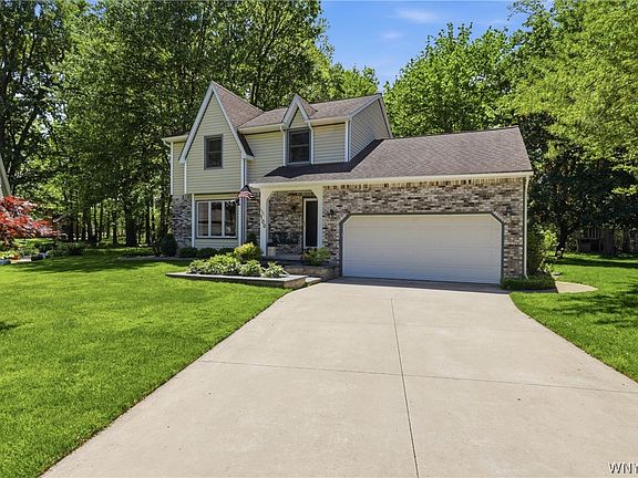 2nd image of 100 Bramhill Ct
