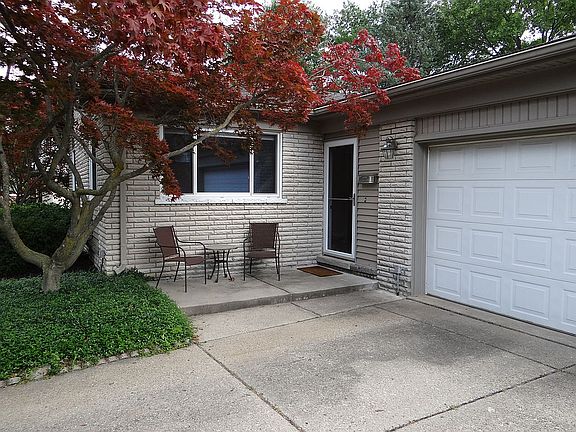 2nd image of 38953 Ross St