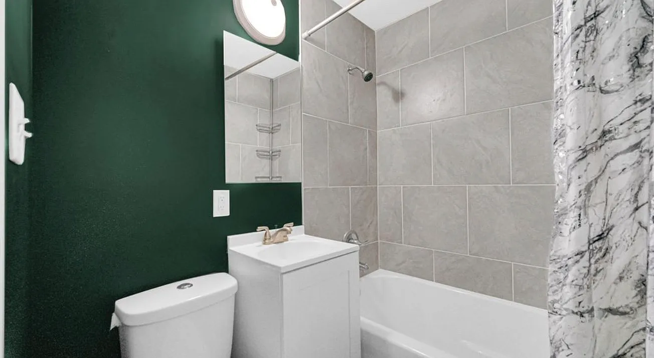 2 bed, 780 sqft, $1,300 — Photo 2