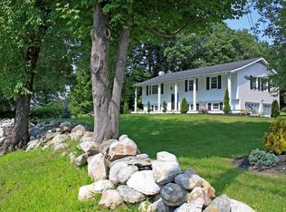 17 Columbus Dr, Rutland, VT 05701