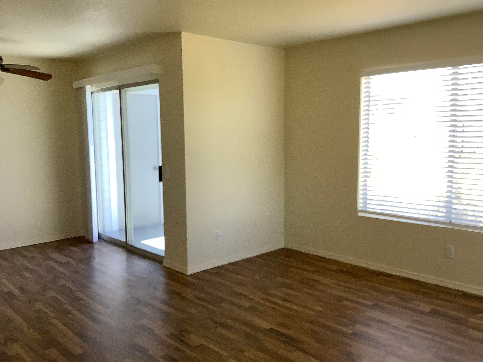 604 N Bagby Dr — Photo 2