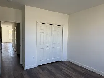 Flying Hills Apartments — Photo 54