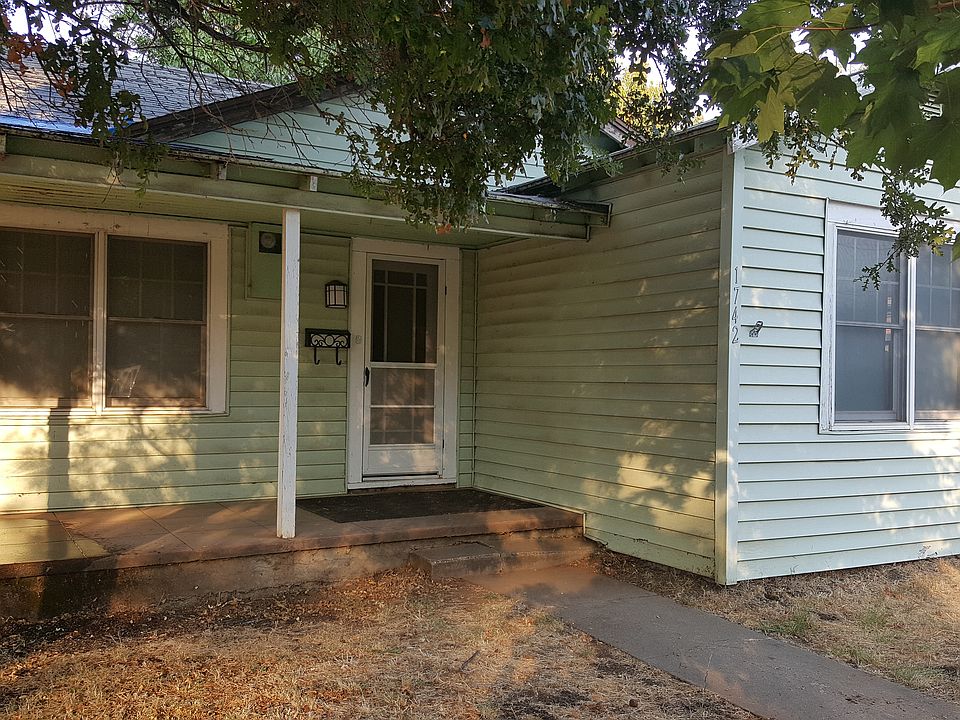 2nd image of 1742 Oleander Ave