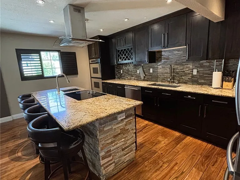 2712 W Oakey Blvd — Photo 5