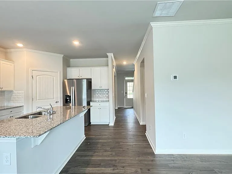 841 Highgrove Way — Photo 6