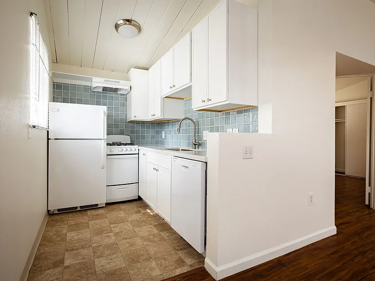 2021 Garnet Ave — Photo 6
