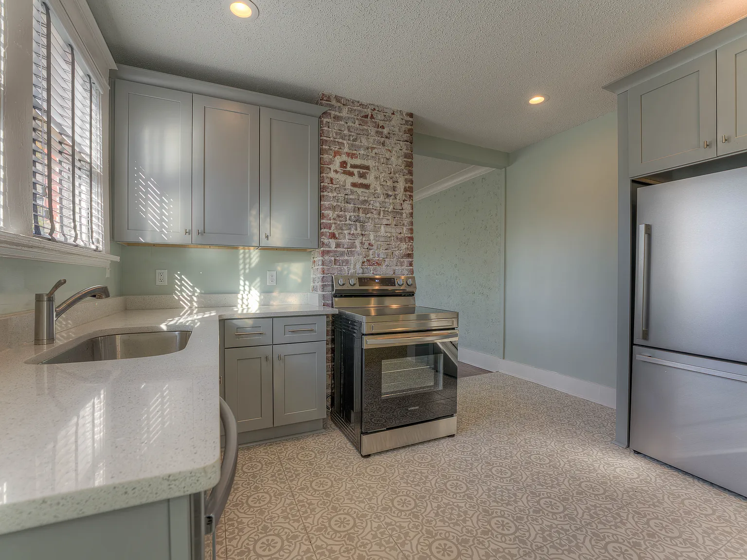 3 bed, 1750 sqft, $1,695 — Photo 2
