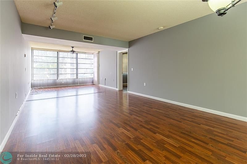 1st image of 1707 Whitehall Dr