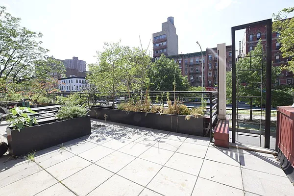 Rented by REAL New York | media 9